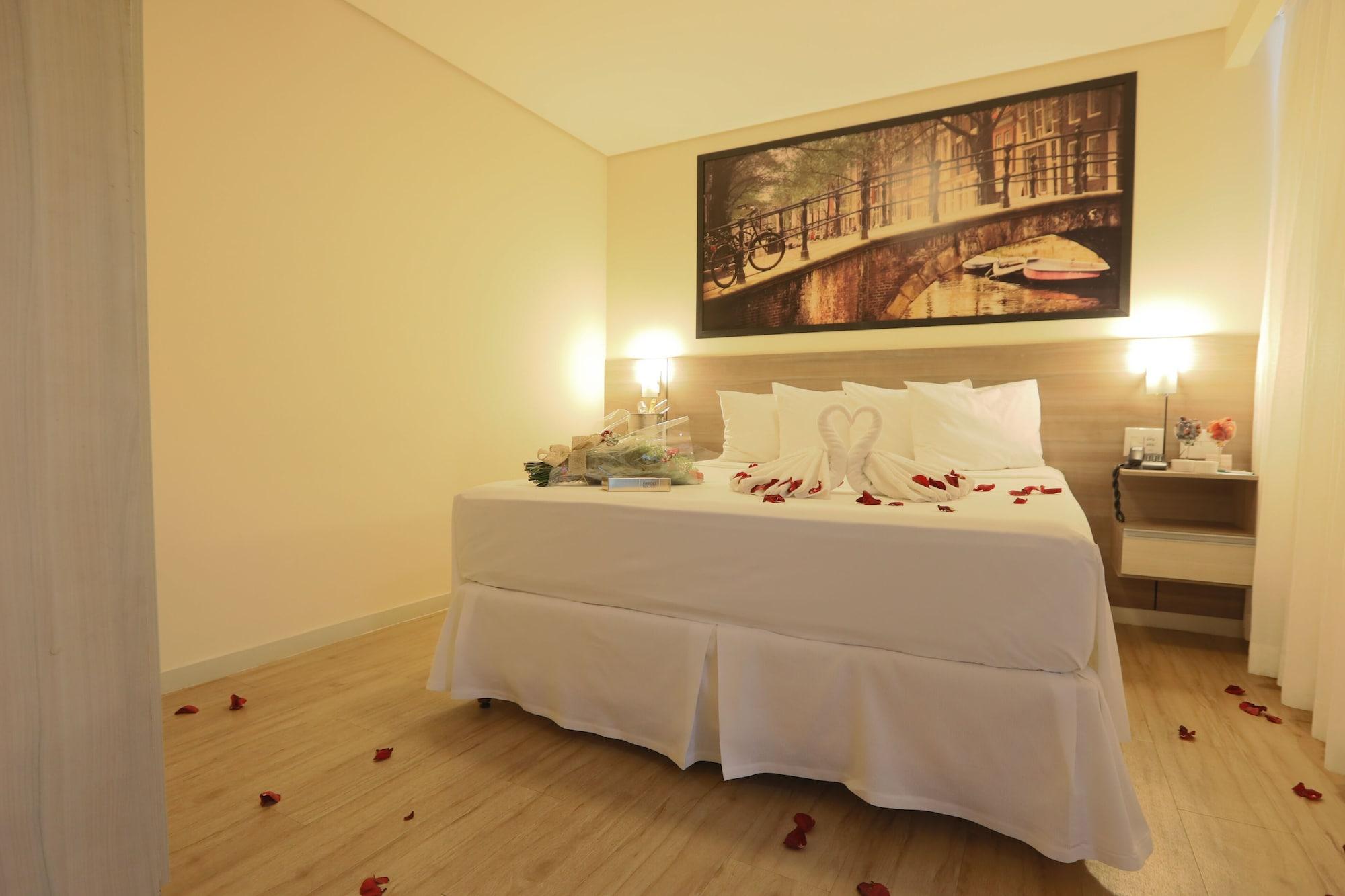 Hotel Amsterdam มอนเตสกลารอส ภายนอก รูปภาพ