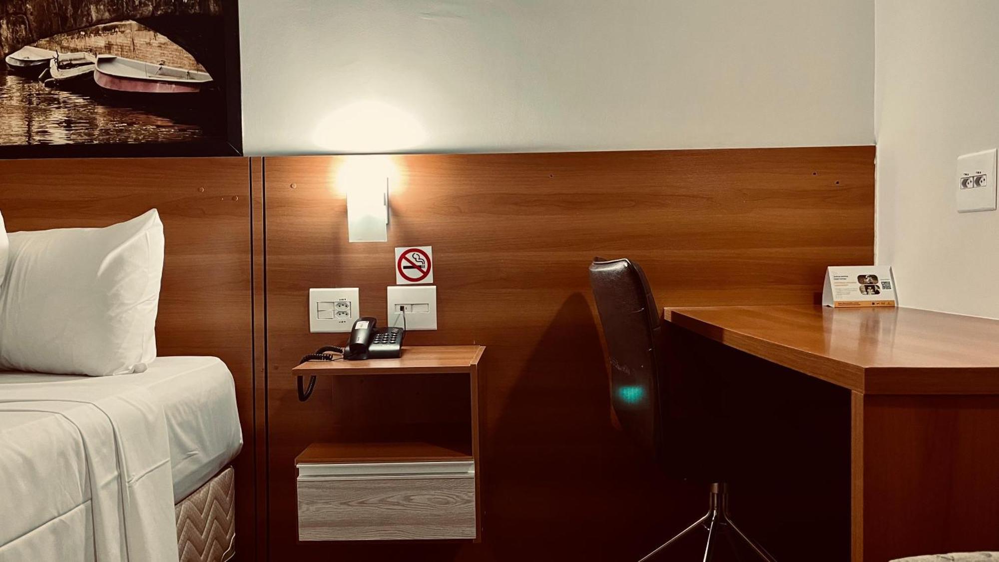 Hotel Amsterdam มอนเตสกลารอส ภายนอก รูปภาพ