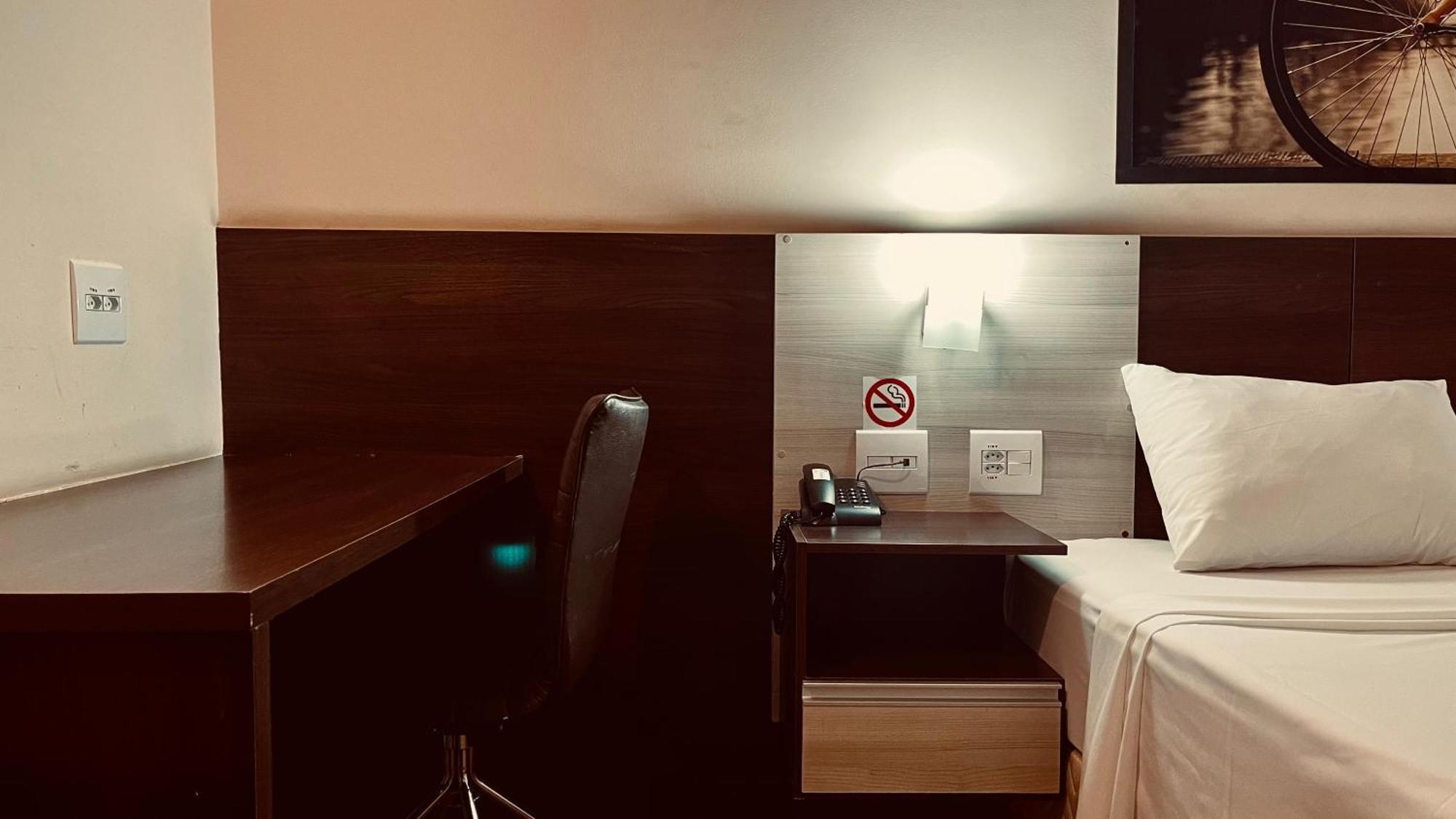 Hotel Amsterdam มอนเตสกลารอส ภายนอก รูปภาพ