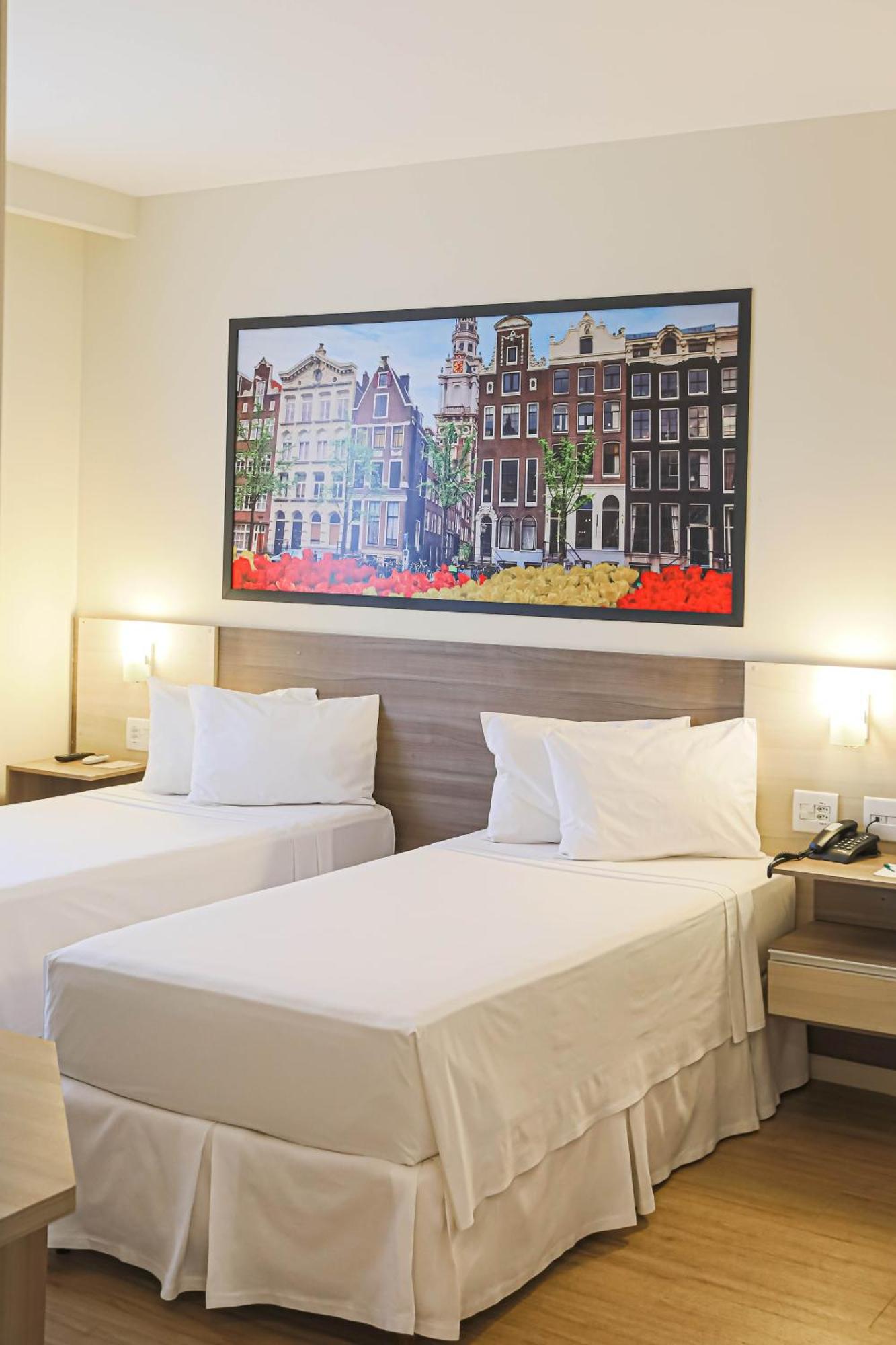 Hotel Amsterdam มอนเตสกลารอส ภายนอก รูปภาพ
