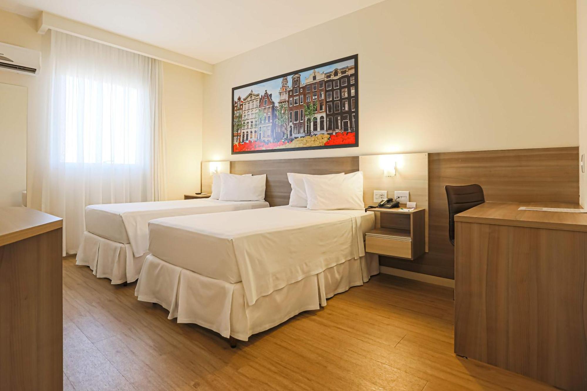Hotel Amsterdam มอนเตสกลารอส ภายนอก รูปภาพ